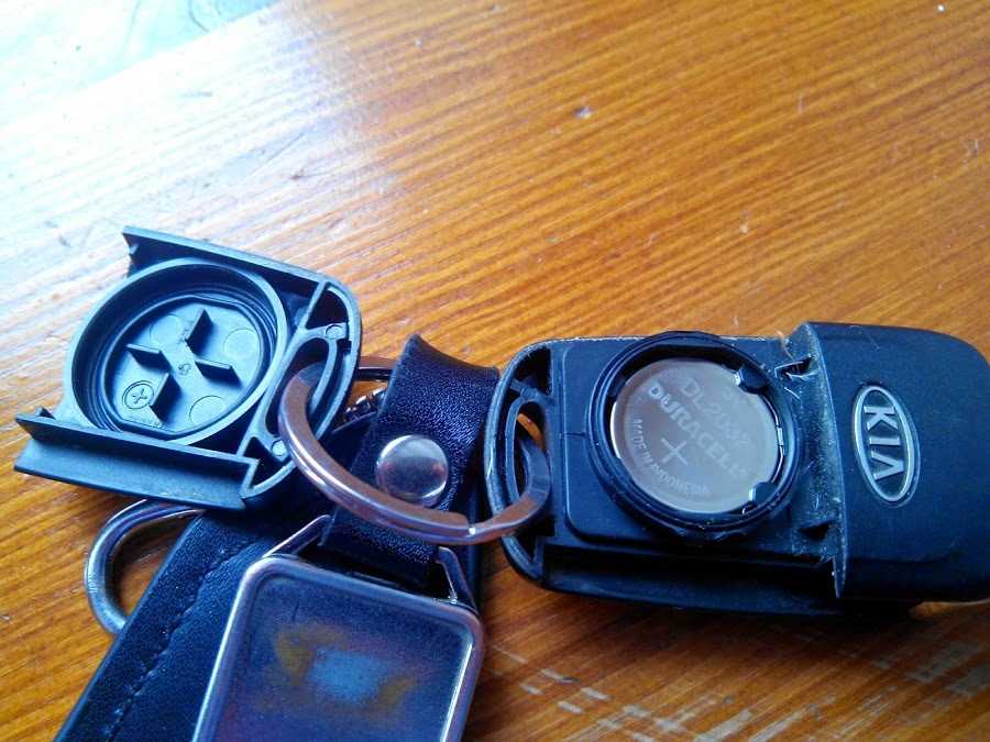 Как поменять батарейку в ключе киа