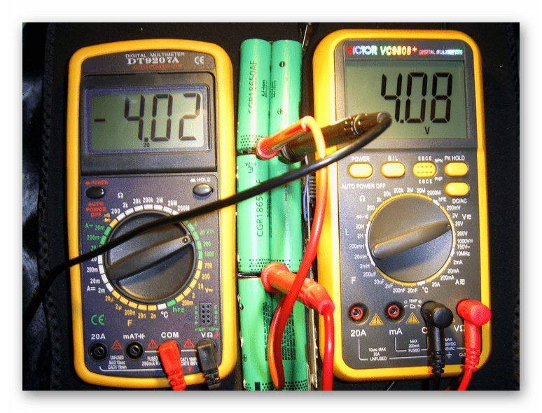 Тестер мультиметр для измерения емкости аккумулятора. Как померить ёмкость аккумулятора мультиметром. Как мультиметром померить батарейку. Как измерить аккумулятор мультиметром.
