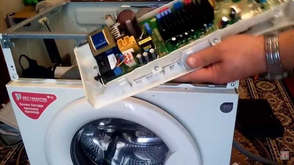 Стиральная машина выбивает автомат во время стирки: причины