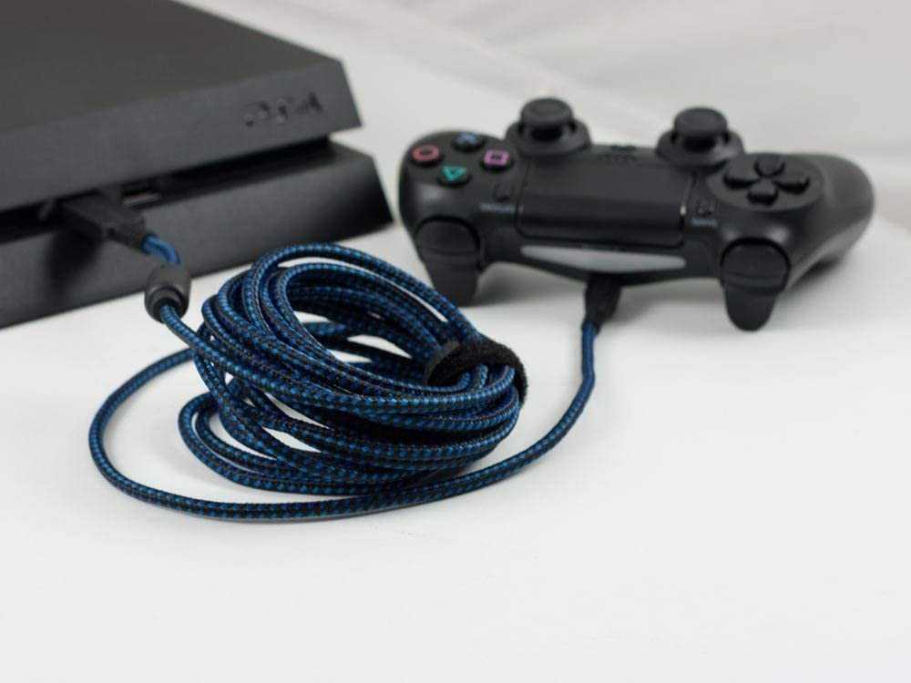 Заряжать ps4. Gamepad ps4 Cable. Джойстик Razer ps4 провод. Пс4 фат геймпад. Разъем зарядки для геймпада ps4.